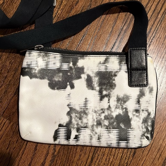 L.A.M.B. by Gwen Stefani, Crossbody Bag - Picture 5 of 5